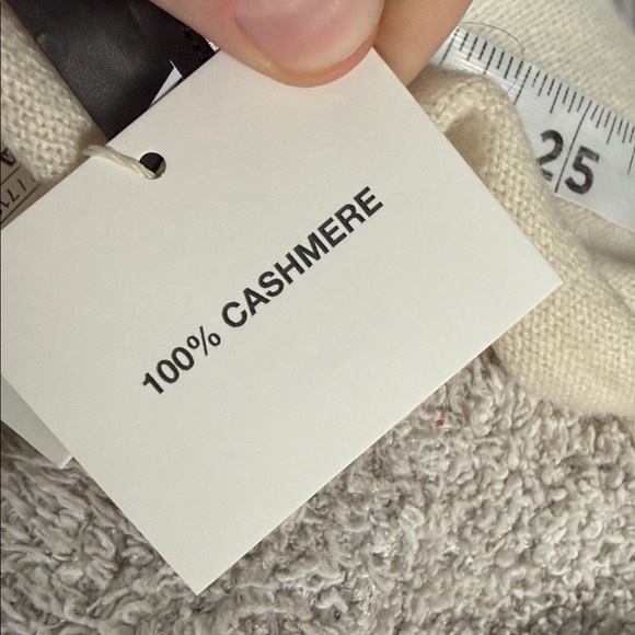 Zara Cream Cashmere Triangle Scarf New! - Picture 5 of 7